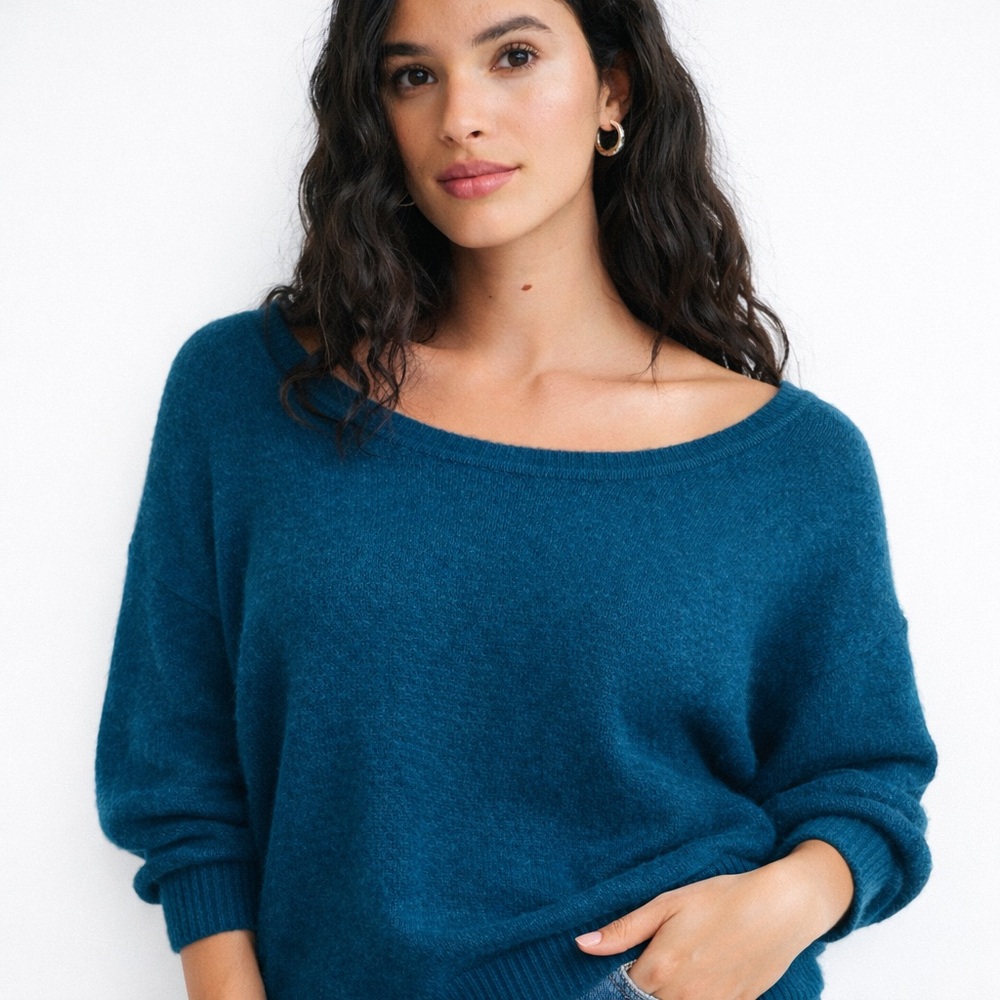 Abercrombie & Fitch Blue Off-the-Shoulder Sweater
